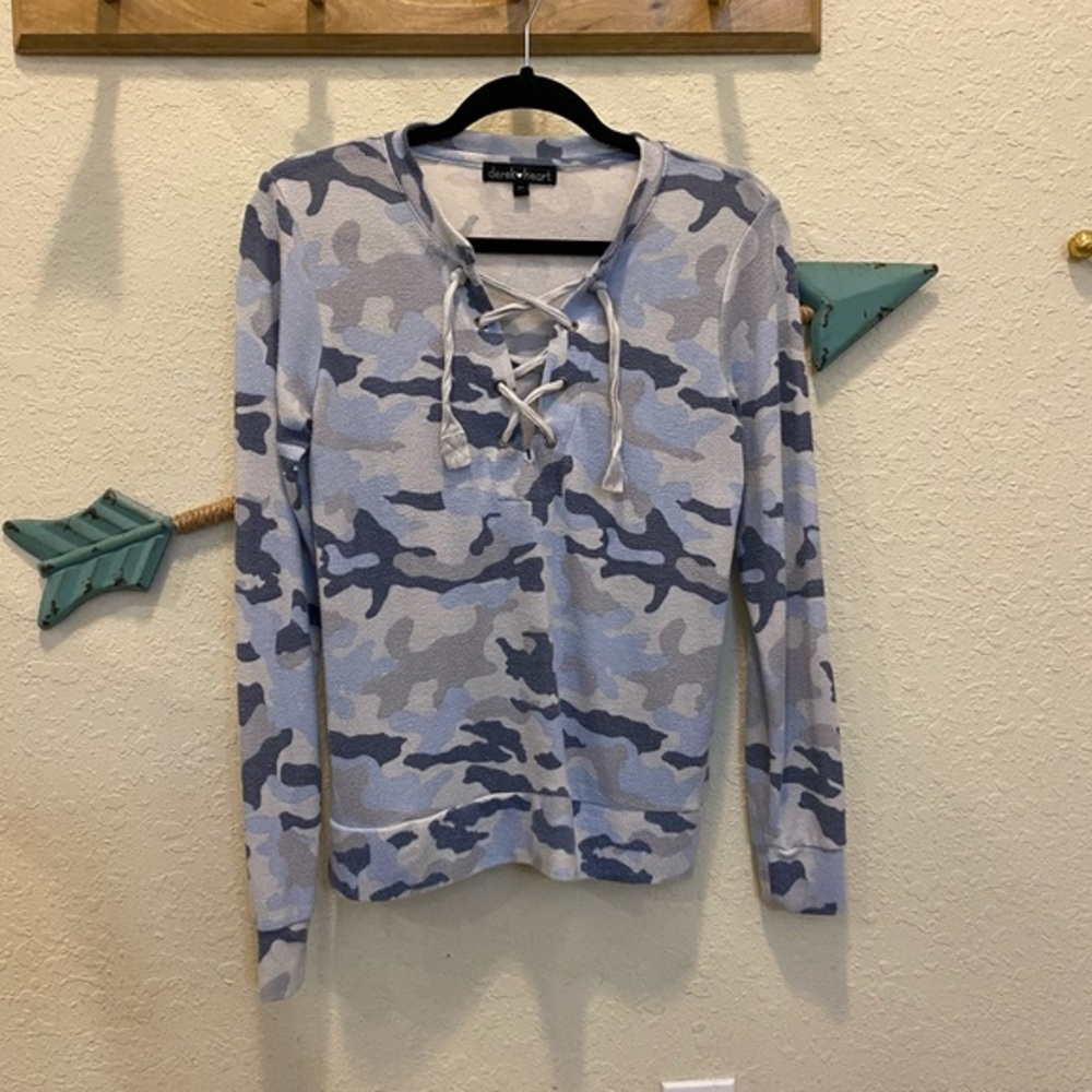 Derek Heart Super Cozy Blue Camo V Neck Sweater
